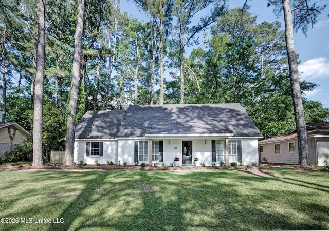 Photo 1 of Sale Pending at 5366 Balmoral Dr, Jackson, MS 39211 | MLS# 4146167 | Listing updated on 2026-07-28