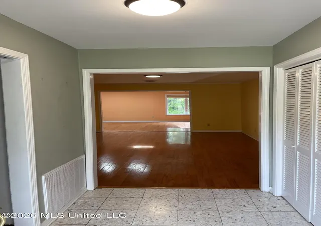 image of 6405 W Shore Dr, Ocean Springs, MS 39564 | MLS# 4146456