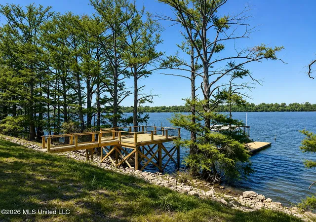 Homes for sale in Dundee, MS | 1238 Moon Lake Rd, Dundee, MS 38626 | MLS# 4146540