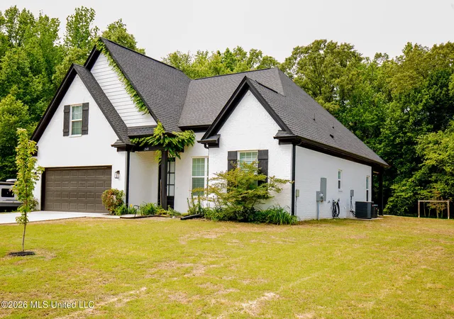 Homes for sale in Byhalia, MS | 240 Crimsonwood Dr, Byhalia, MS 38611 | MLS# 4147554