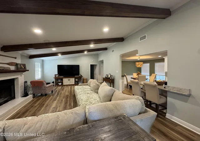 Photo 3 of Single family home for sale at 4004 Breezy Hl Ln, Ocean Springs, MS 39564 | MLS# 4146365 | Listing updated on 2026-10-26