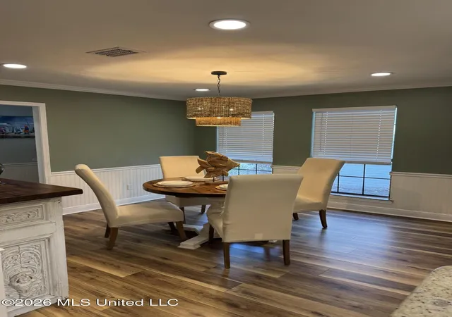 Photo 4 of Single family home for sale at 4004 Breezy Hl Ln, Ocean Springs, MS 39564 | MLS# 4146365 | Listing updated on 2026-10-26
