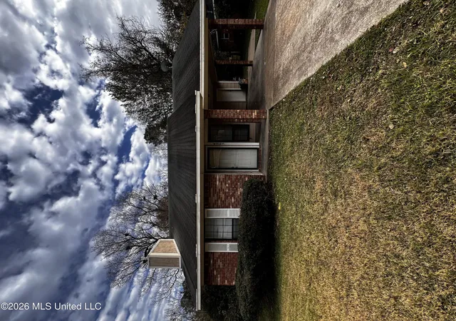 Photo 1 of Sale Pending at 4263 Cypress Dr, Jackson, MS 39212 | MLS# 4146263 | Listing updated on 2026-08-18
