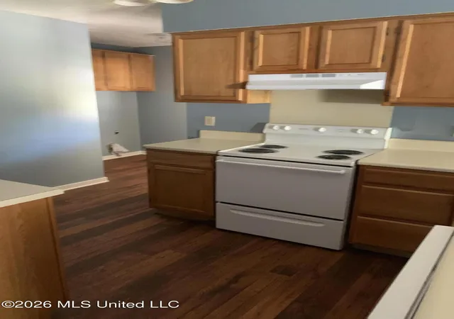 Photo 3 of Sale Pending at 4263 Cypress Dr, Jackson, MS 39212 | MLS# 4146263 | Listing updated on 2026-08-18