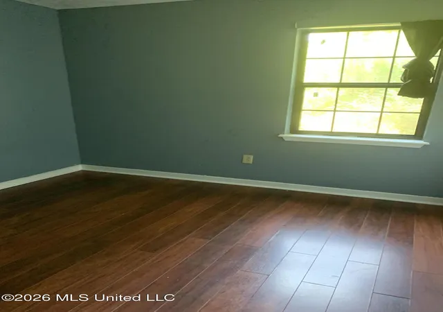 Photo 3 of Sale Pending at 4263 Cypress Dr, Jackson, MS 39212 | MLS# 4146263 | Listing updated on 2026-08-18