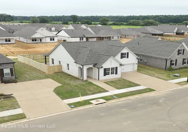 Photo 1 of Single family home for sale at 836 Coahoma Ct, Nesbit, MS 38651 | MLS# 4146385 | Listing updated on 2026-08-02