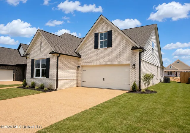 Photo 4 of Single family home for sale at 836 Coahoma Ct, Nesbit, MS 38651 | MLS# 4146385 | Listing updated on 2026-10-05