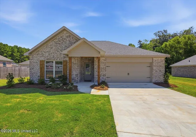 Photo 3 of Sale Pending at 300 Courtney Ln, Magee, MS 39111 | MLS# 4146637 | Listing updated on 2026-09-18