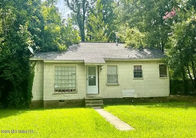 Homes for sale in Brookhaven, MS | 809 Robertson St, Brookhaven, MS 39601 | MLS# 4146416