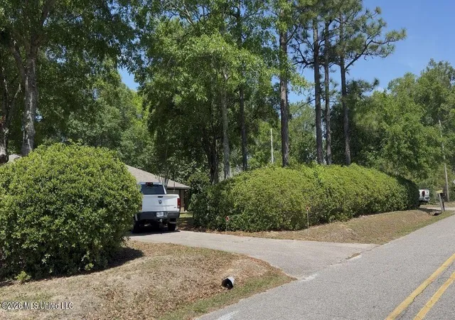 2nd image of 14143 Lumpkin Rd, Gulfport, MS 39503 | MLS# 4146455