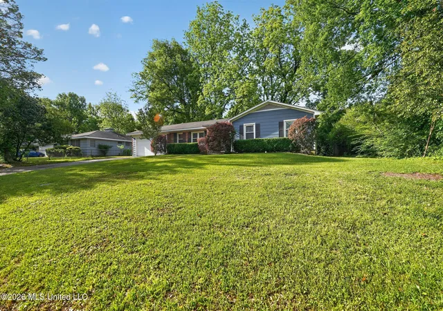Photo 2 of Single family home for sale at 1623 Wilhurst St, Jackson, MS 39211 | MLS# 4147016 | Listing updated on 2026-09-17