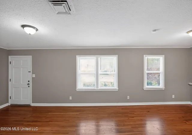 Photo 3 of Single family home for sale at 1623 Wilhurst St, Jackson, MS 39211 | MLS# 4147016 | Listing updated on 2026-09-17