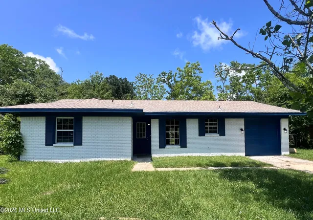 Photo 1 of Single family home for sale at 2405 Woolmarket St, Gulfport, MS 39503 | MLS# 4146659 | Listing updated on 2026-09-24