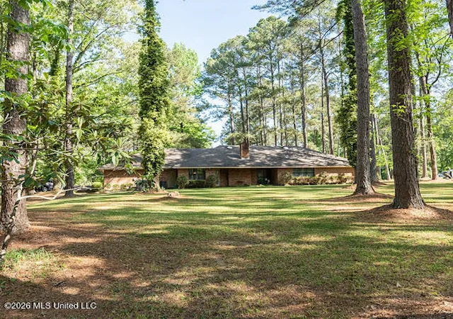 Photo 3 of Sale Pending at 383 Heritage Pl, Jackson, MS 39212 | MLS# 4146927 | Listing updated on 2026-08-30