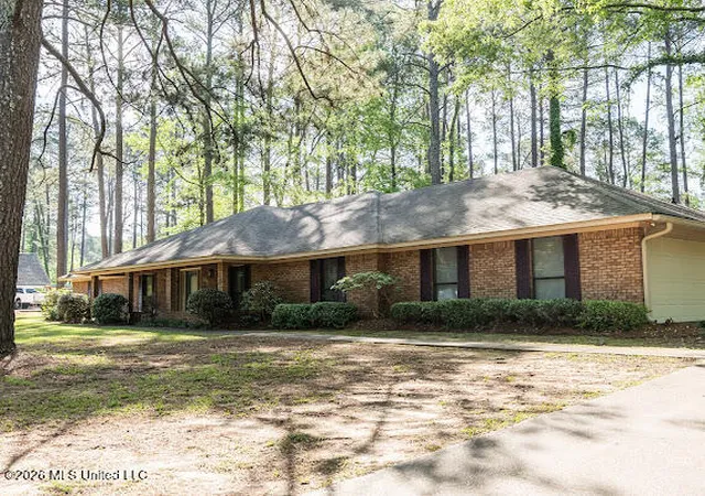 Photo 3 of Sale Pending at 383 Heritage Pl, Jackson, MS 39212 | MLS# 4146927 | Listing updated on 2026-08-30