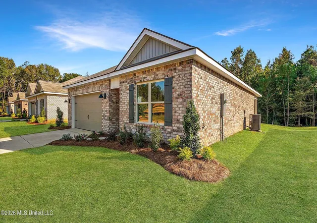 Photo 1 of Single family home for sale at 114 Cedar Ridge Blvd, Pearl, MS 39208 | MLS# 4146575 | Listing updated on 2026-09-18