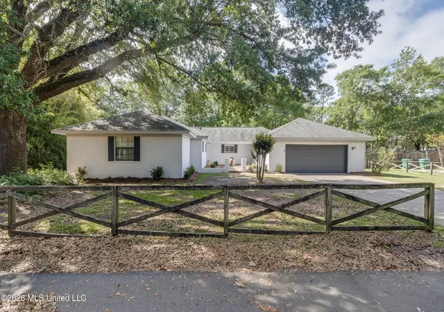 Photo 2 of Single family home for sale at 7 Keyser Ln, Gulfport, MS 39507 | MLS# 4146627 | Listing updated on 2026-06-26