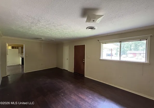 Photo 3 of Single family home for sale at 3236 Woodview Dr, Jackson, MS 39212 | MLS# 4146640 | Listing updated on 2026-09-08