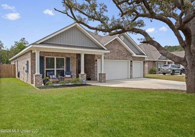 Homes for sale in Ocean Springs, MS | 5297 South St, Ocean Springs, MS 39564 | MLS# 4146688
