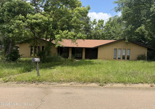 Photo 1 of Single family home for sale at 4224 Cypress Dr, Jackson, MS 39212 | MLS# 4149677 | Listing updated on 2026-05-17