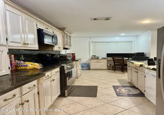 Photo 3 of Single family home for sale at 109 N Meadow Rd, Natchez, MS 39120 | MLS# 4146777 | Listing updated on 2026-10-19
