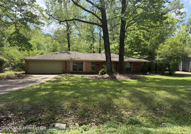 Photo 1 of Single family home for sale at 865 Fairfax Cir, Jackson, MS 39211 | MLS# 4147438 | Listing updated on 2026-04-27