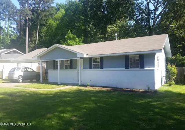 Photo 2 of Single family home for sale at 1757 Southhaven Cir, Jackson, MS 39204 | MLS# 4146926 | Listing updated on 2026-04-29