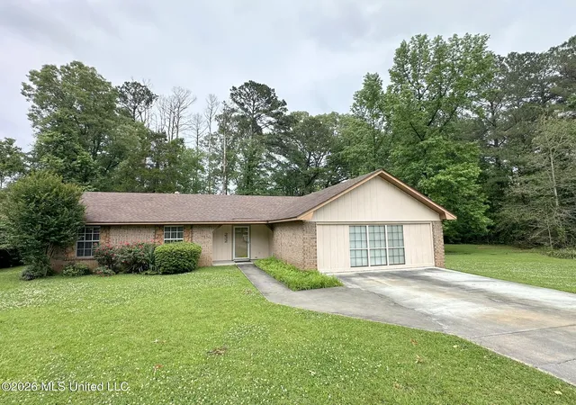 Photo 2 of Sale Pending at 232 Forest Valley Dr, Jackson, MS 39212 | MLS# 4146949 | Listing updated on 2026-07-25