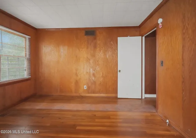 Photo 3 of Single family home for sale at 215 Carmel Ave, Jackson, MS 39204 | MLS# 4148015 | Listing updated on 2026-09-16