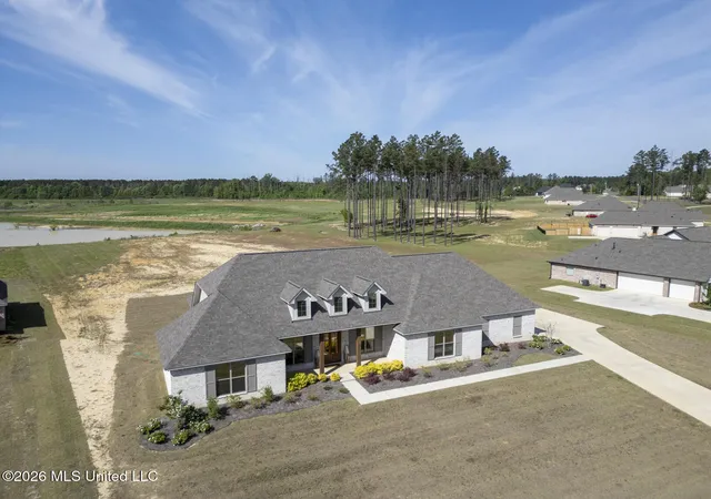 Photo 3 of Single family home for sale at 230 Lost Oak Ln, Brandon, MS 39047 | MLS# 4146902 | Listing updated on 2026-10-09