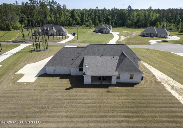Photo 3 of Single family home for sale at 230 Lost Oak Ln, Brandon, MS 39047 | MLS# 4146902 | Listing updated on 2026-10-09