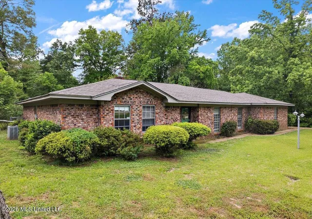 Homes for sale in Vicksburg, MS | 412 Elmwood St, Vicksburg, MS 39180 | MLS# 4147368