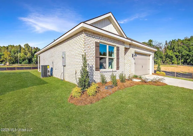 Photo 2 of Single family home for sale at 332 Cedar Crst Dr, Pearl, MS 39208 | MLS# 4146982 | Listing updated on 2026-09-11