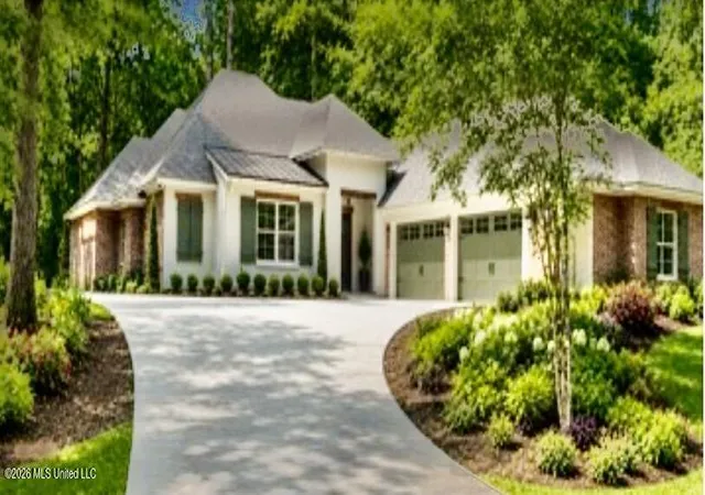 Photo 1 of Single family home for sale at 46 Fairway Dr, Natchez, MS 39120 | MLS# 4147072 | Listing updated on 2026-08-17
