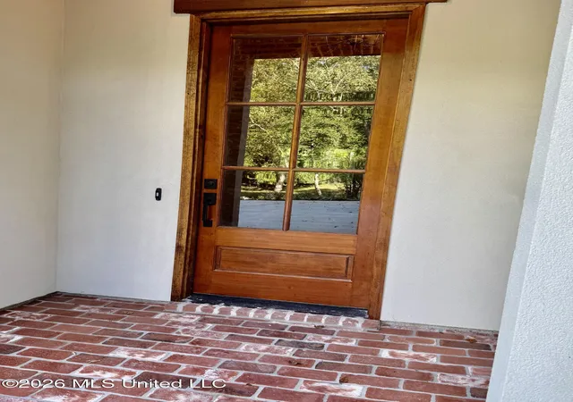 Photo 3 of Single family home for sale at 46 Fairway Dr, Natchez, MS 39120 | MLS# 4147072 | Listing updated on 2026-08-17