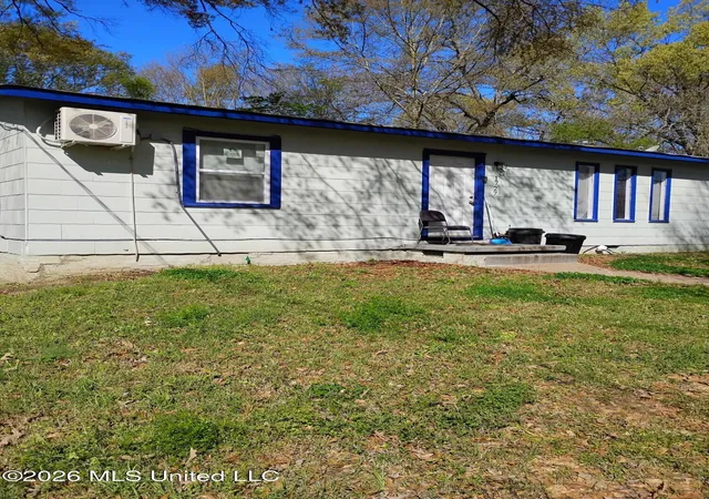 Photo 1 of Sale Pending at 1727 Dixie Dr, Jackson, MS 39209 | MLS# 4147168 | Listing updated on 2026-09-02