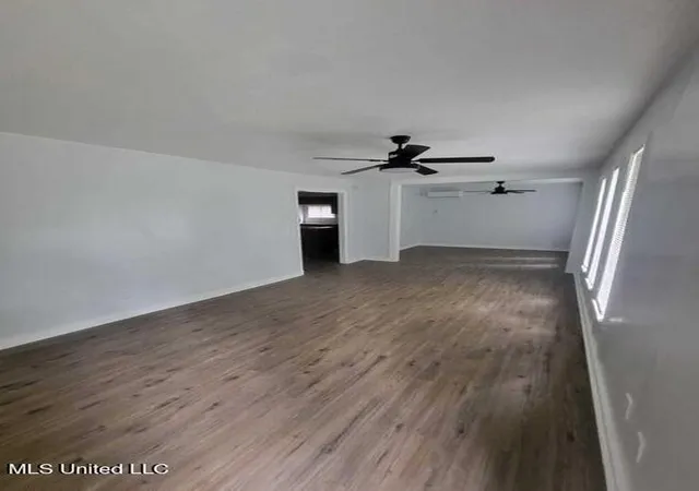 Photo 4 of Sale Pending at 1727 Dixie Dr, Jackson, MS 39209 | MLS# 4147168 | Listing updated on 2026-09-02