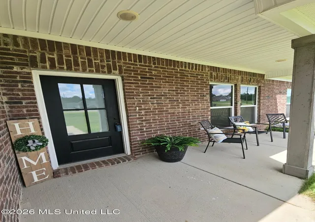 Photo 2 of Sale Pending at 124 Deerfield Tr, Coldwater, MS 38618 | MLS# 4147193 | Listing updated on 2026-09-09