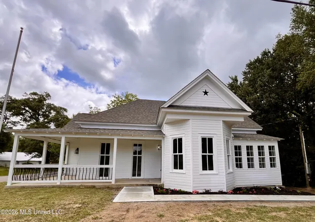 Homes for sale in Wiggins, MS | 103 S 3rd St, Wiggins, MS 39577 | MLS# 4147211