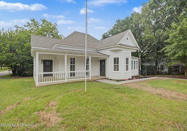 Homes for sale in Wiggins, MS | 103 S 3rd St, Wiggins, MS 39577 | MLS# 4147211