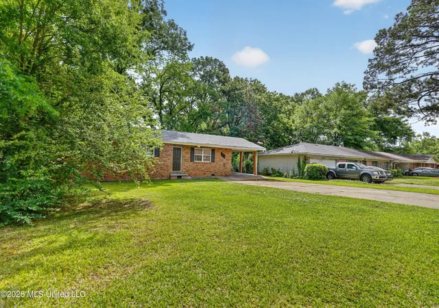 Photo 3 of Sale Pending at 118 Kildare, Jackson, MS 39209 | MLS# 4148016 | Listing updated on 2026-09-08