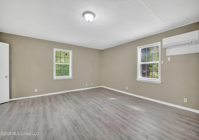 Photo 3 of Sale Pending at 118 Kildare, Jackson, MS 39209 | MLS# 4148016 | Listing updated on 2026-09-08