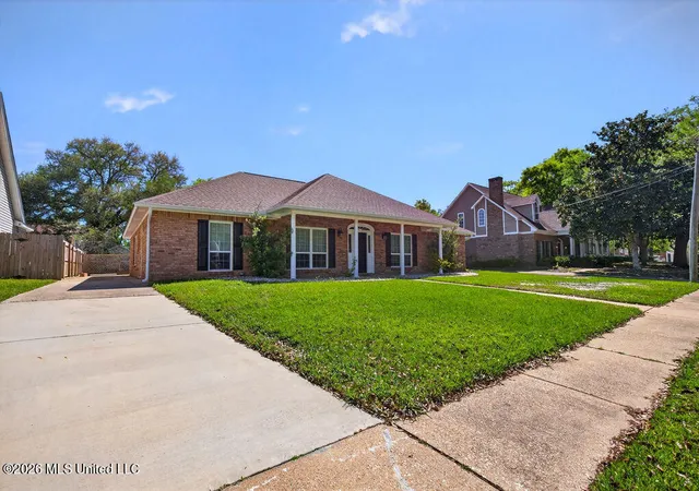 Photo 2 of Sale Pending at 2365 Park Pl Dr, Gulfport, MS 39507 | MLS# 4159129 | Listing updated on 2026-08-18