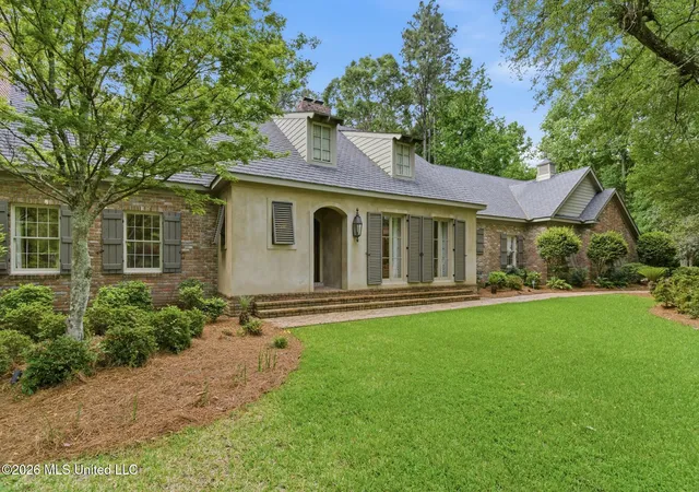 Homes for sale in Hattiesburg, MS | 112 Heatherwood Dr, Hattiesburg, MS 39402 | MLS# 4147349