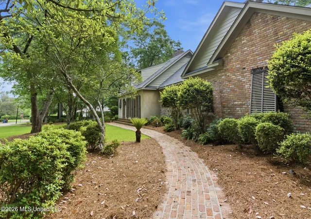 Homes for sale in Hattiesburg, MS | 112 Heatherwood Dr, Hattiesburg, MS 39402 | MLS# 4147349