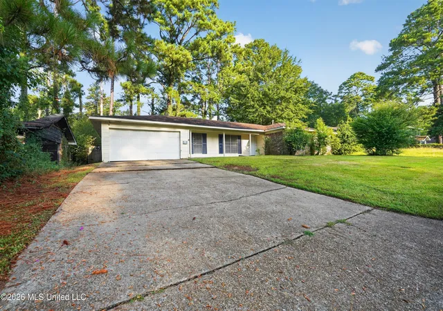 Photo 3 of Sale Pending at 2377 Breckinridge Rd, Jackson, MS 39204 | MLS# 4152598 | Listing updated on 2026-09-08