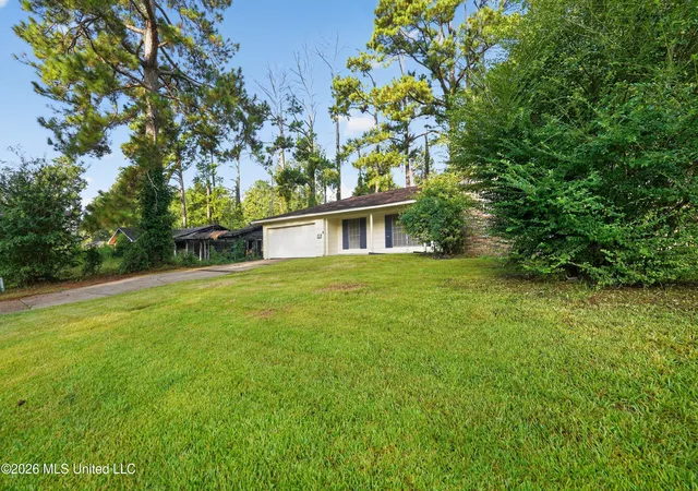 Photo 4 of Sale Pending at 2377 Breckinridge Rd, Jackson, MS 39204 | MLS# 4152598 | Listing updated on 2026-09-08