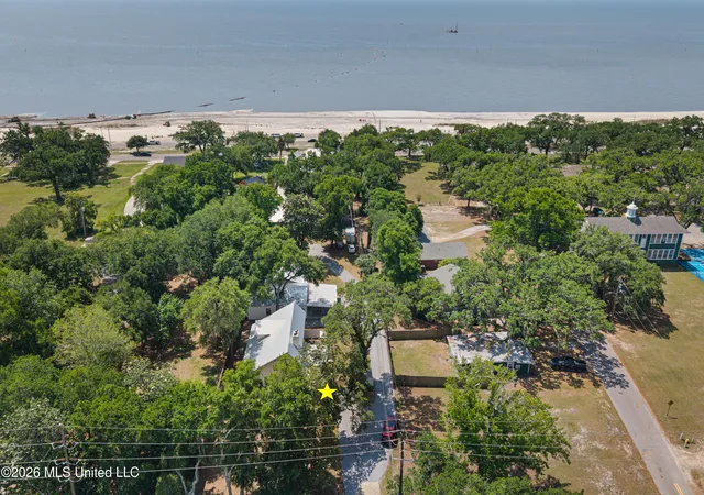 2nd image of 1387 Father Ryan Ave, Biloxi, MS 39530 | MLS# 4147568