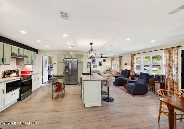 Homes for sale in Long Beach, MS | 101 Olson Ave, Long Beach, MS 39560 | MLS# 4147914
