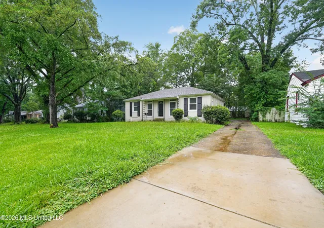 Homes for sale in Jackson, MS | 305 Broadmoor Dr, Jackson, MS 39206 | MLS# 4148814
